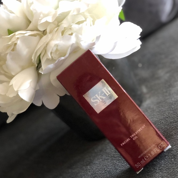 SK-ll FACIAL TREATMENT OIL